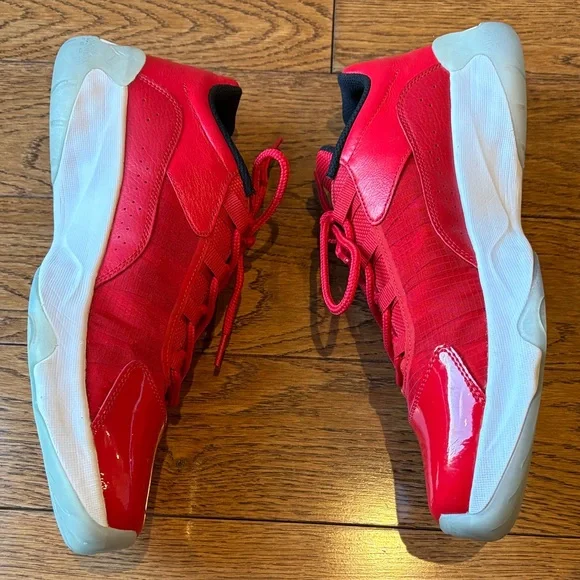 Nike Air Jordan 11 Mids Red size 11 like new - Picture 5 of 16